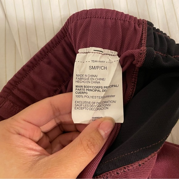 Under Armour Maroon Play Up Shorts - Size Small - Picture 6 of 6